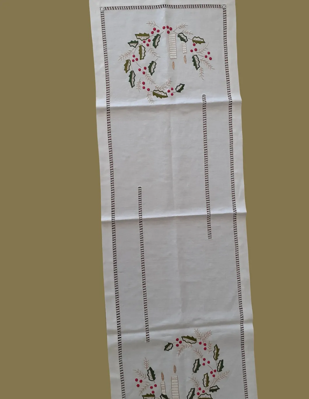 50x150 cm - Caminho de mesa 100% linho - Bordados da Lixa