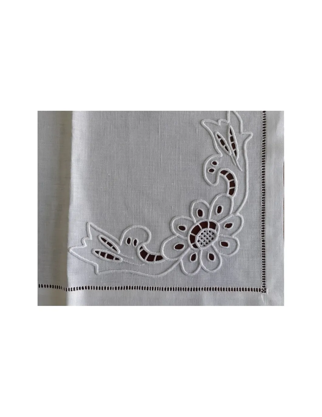 52x37 cm - Individuais de mesa 100% linho bordado a mão - bordados da lixa