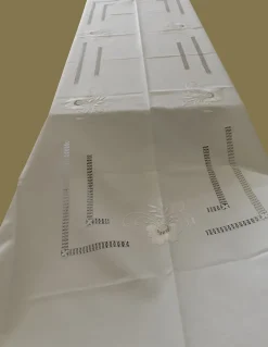 175x300 cm - Toalha de mesa de linho bordada a mão - Bordados matiz e richelieu - bordados da lixa