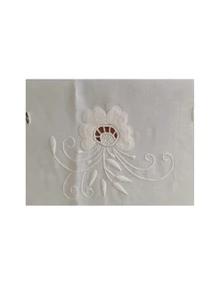 175x300 cm - Toalha de mesa de linho bordada a mão - Bordados matiz e richelieu - bordados da lixa