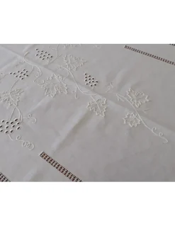 180x350 Toalha de mesa de linho bordada a mão - bordados da lixa